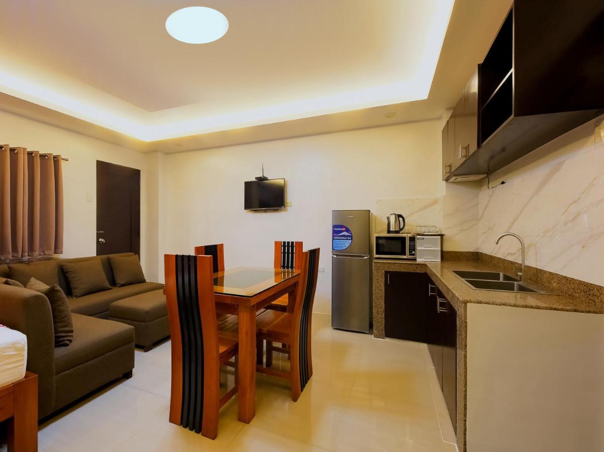 Doña Aurora Condotel Ciudad Quezon Exterior foto