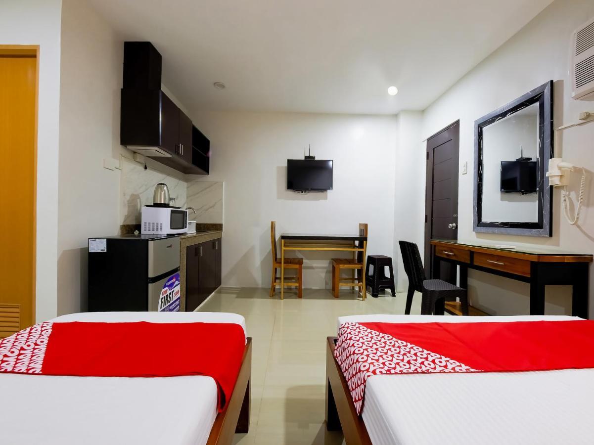 Doña Aurora Condotel Ciudad Quezon Exterior foto