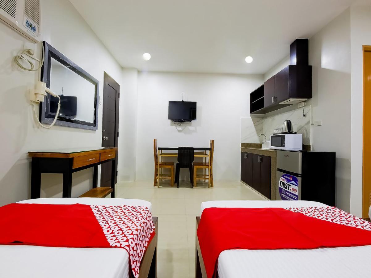 Doña Aurora Condotel Ciudad Quezon Exterior foto